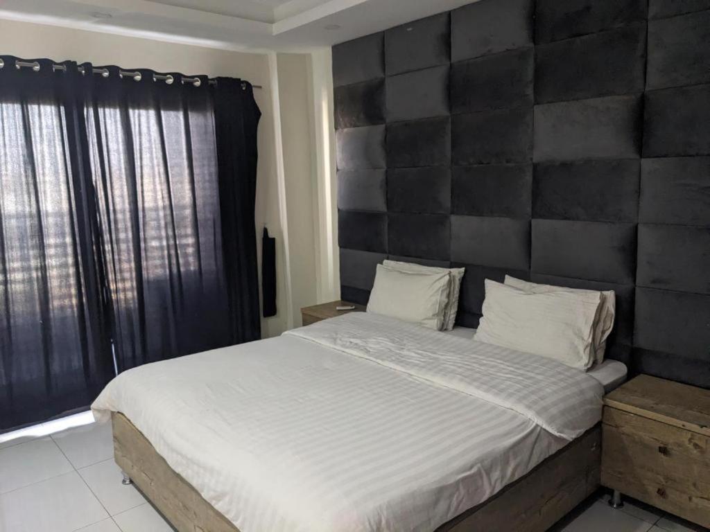 Lavish Hotel Rawalpindi Ngoại thất bức ảnh