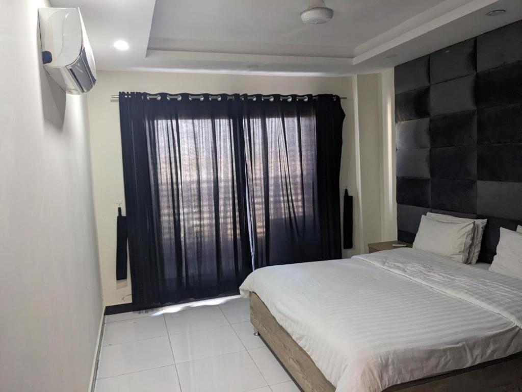 Lavish Hotel Rawalpindi Ngoại thất bức ảnh
